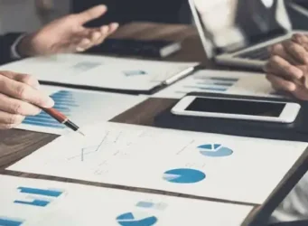 Análisis de precios de transferencia en transacciones intercompañía
